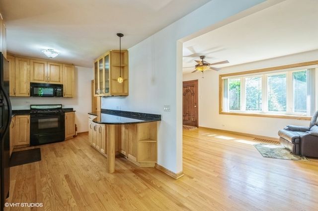 5116 N New England Avenue, Chicago, IL 60656