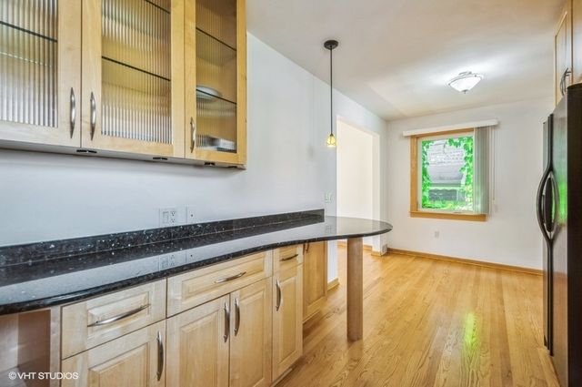 5116 N New England Avenue, Chicago, IL 60656