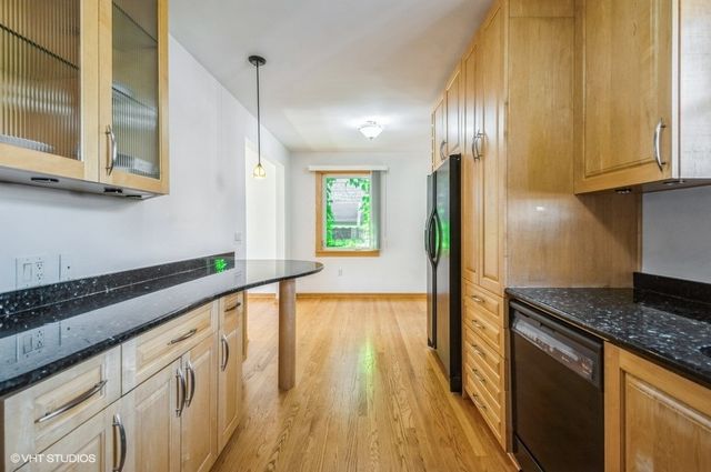 5116 N New England Avenue, Chicago, IL 60656