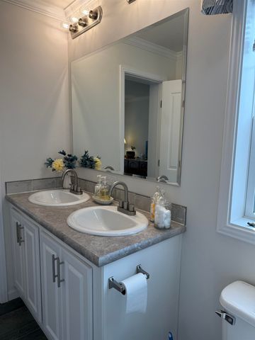 14 Sir Lancelot Drive, Exeter, NH 03833