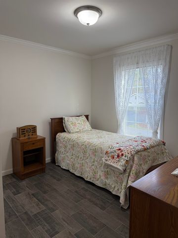 14 Sir Lancelot Drive, Exeter, NH 03833