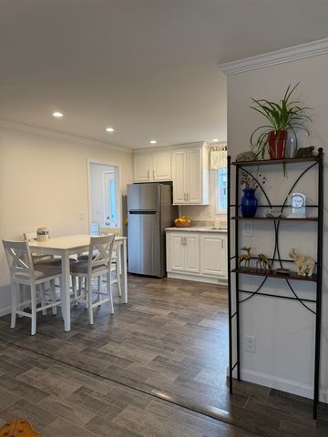 14 Sir Lancelot Drive, Exeter, NH 03833