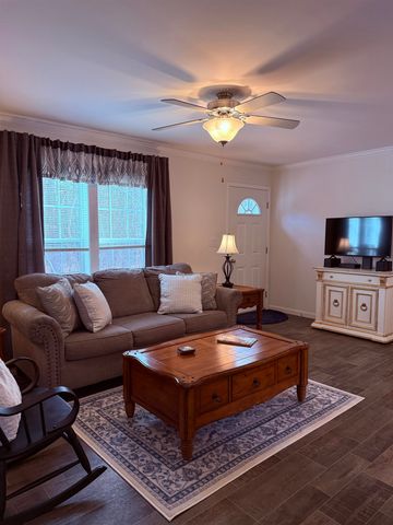 14 Sir Lancelot Drive, Exeter, NH 03833