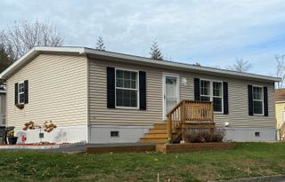 14 Sir Lancelot Drive, Exeter, NH 03833