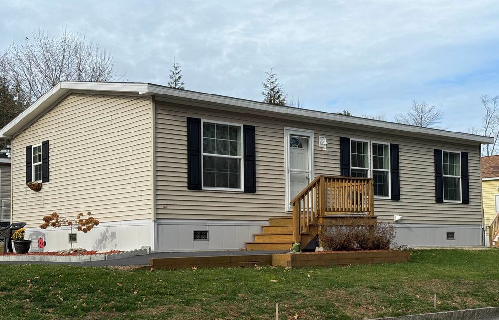 14 Sir Lancelot Drive, Exeter, NH 03833