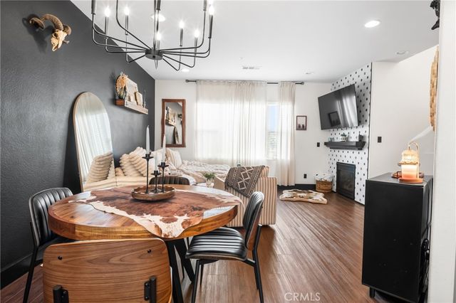 6198 Lincoln 18, Cypress, CA 90630