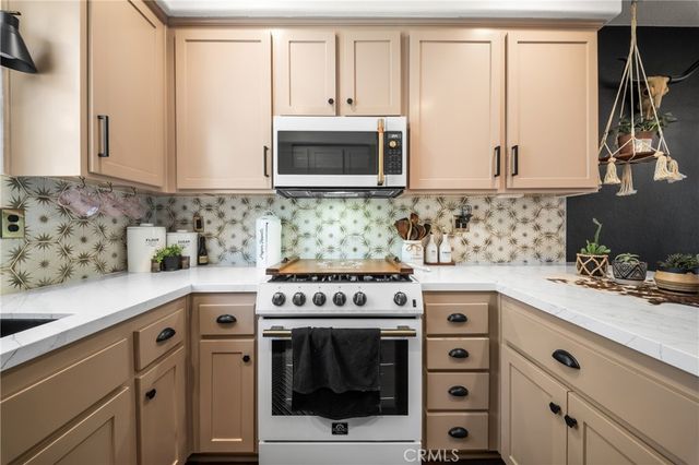 6198 Lincoln 18, Cypress, CA 90630