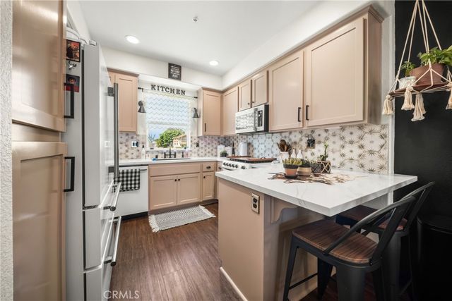 6198 Lincoln 18, Cypress, CA 90630