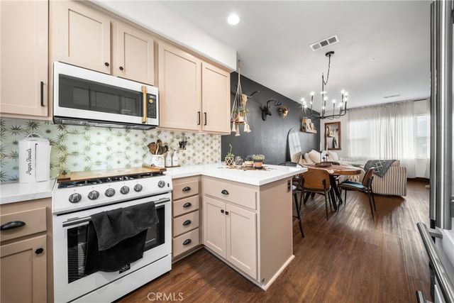 6198 Lincoln 18, Cypress, CA 90630