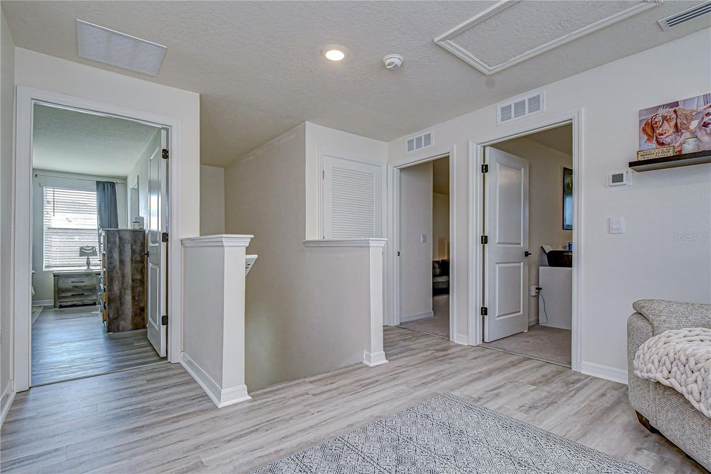 Image 13 of property listing at 11906 DOWNY BIRCH DRIVE, Riverview, FL 33569