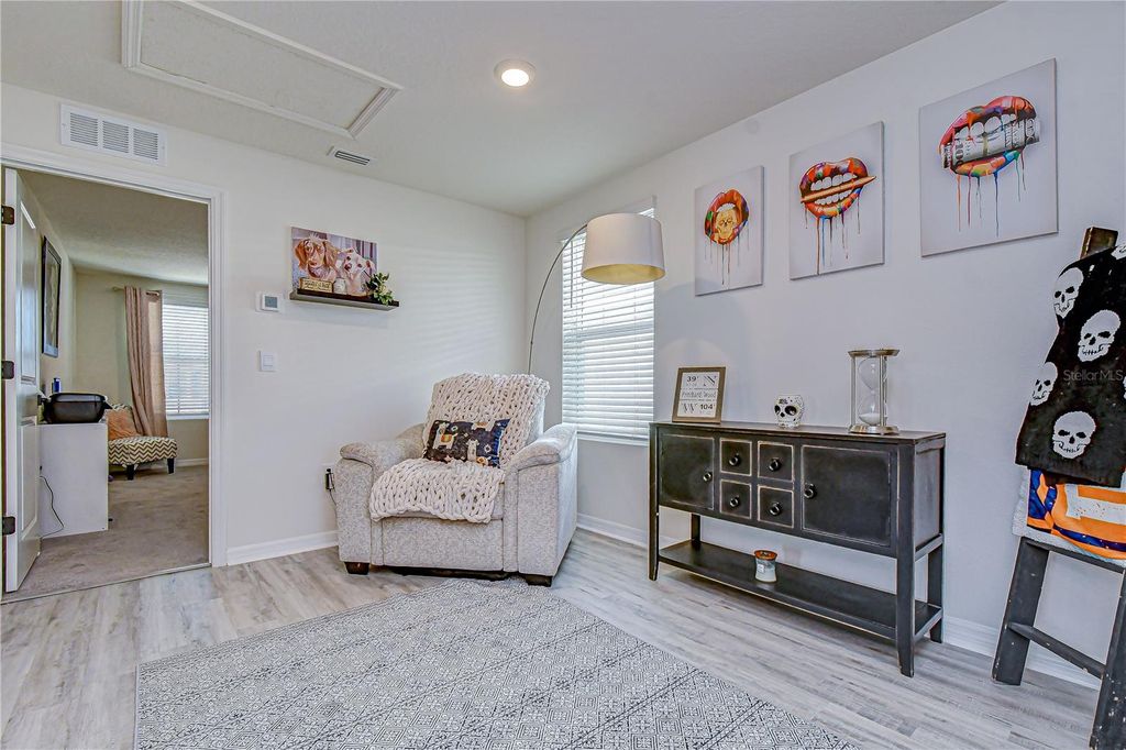 Image 14 of property listing at 11906 DOWNY BIRCH DRIVE, Riverview, FL 33569