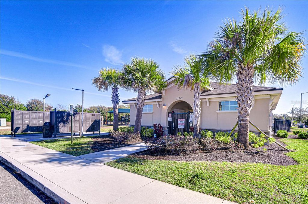 Image 27 of property listing at 11906 DOWNY BIRCH DRIVE, Riverview, FL 33569