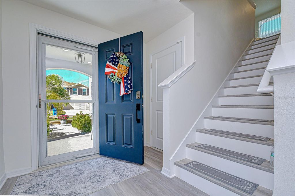 Image 4 of property listing at 11906 DOWNY BIRCH DRIVE, Riverview, FL 33569