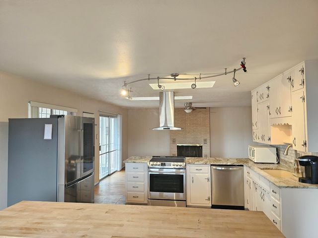 2701 Cagua Drive NE, Albuquerque, NM 87110