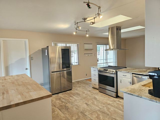 2701 Cagua Drive NE, Albuquerque, NM 87110