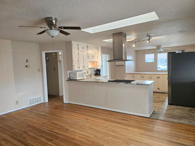 2701 Cagua Drive NE, Albuquerque, NM 87110