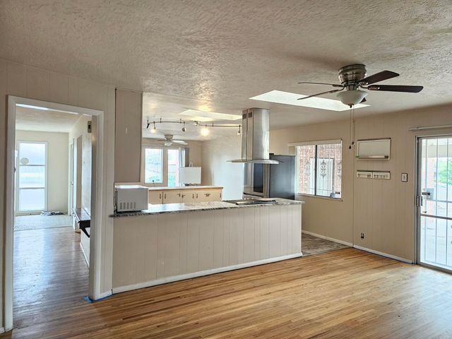 2701 Cagua Drive NE, Albuquerque, NM 87110