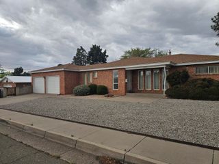2701 Cagua Drive NE, Albuquerque, NM 87110
