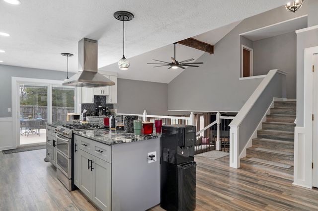 1226 E Highpoint Street, Springfield, MO 65804