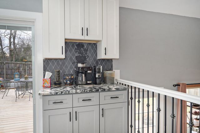 1226 E Highpoint Street, Springfield, MO 65804