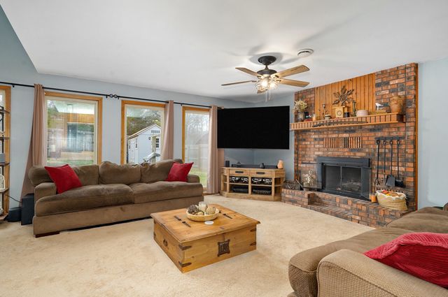 1226 E Highpoint Street, Springfield, MO 65804