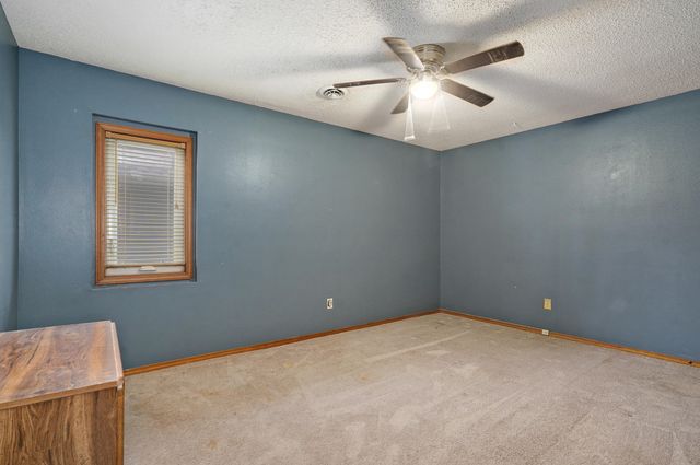 1226 E Highpoint Street, Springfield, MO 65804