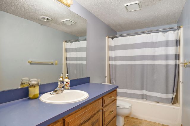 1226 E Highpoint Street, Springfield, MO 65804