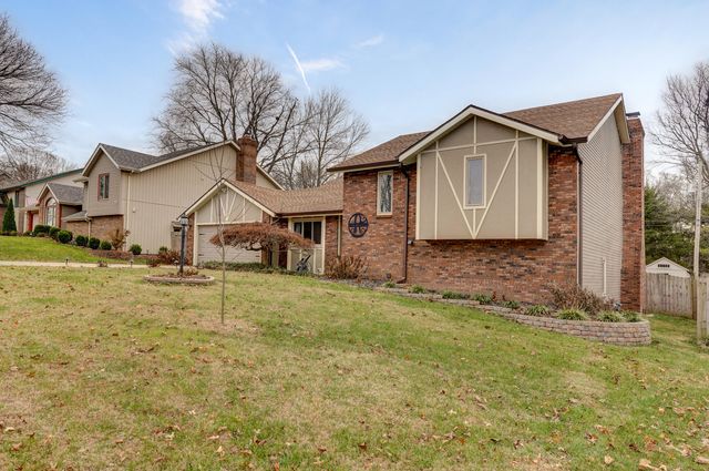 1226 E Highpoint Street, Springfield, MO 65804