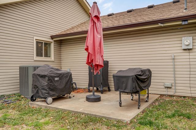 1226 E Highpoint Street, Springfield, MO 65804