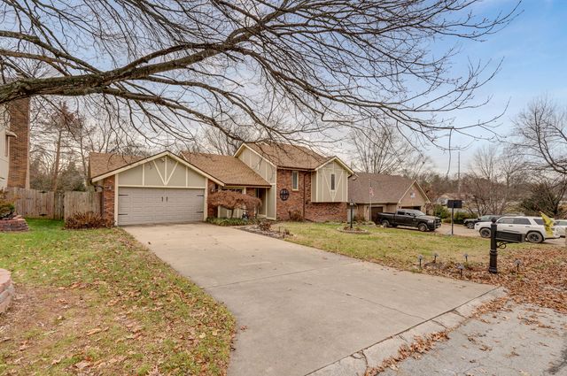 1226 E Highpoint Street, Springfield, MO 65804