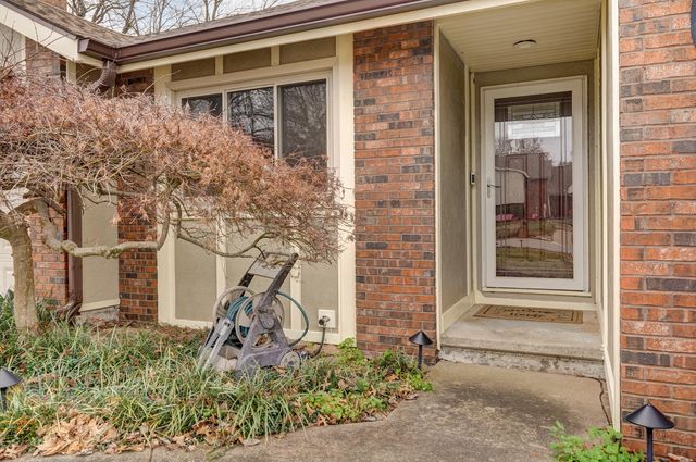 1226 E Highpoint Street, Springfield, MO 65804