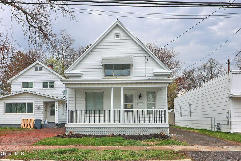 1031 Helderberg Avenue, Schenectady, NY 12306