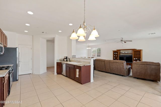 12453 N Starthroat Drive, Marana, AZ 85653