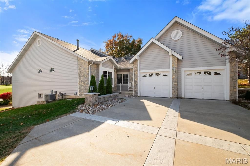 149 Shaelah Court, Weldon Spring, MO 63304