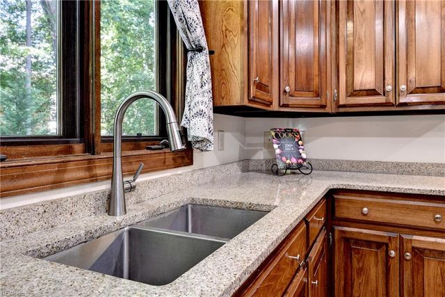 122 James Bray DR, Williamsburg, VA 23188