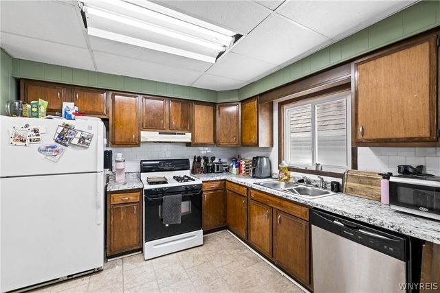 17 Indian Church Road, Buffalo, NY 14227