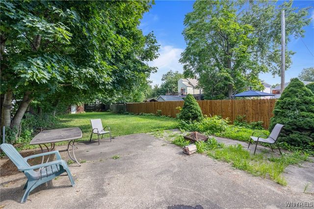 17 Indian Church Road, Buffalo, NY 14227