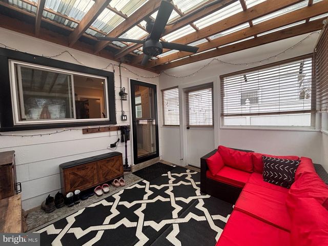 17 WALNUT ST, Clifton Heights, PA 19018