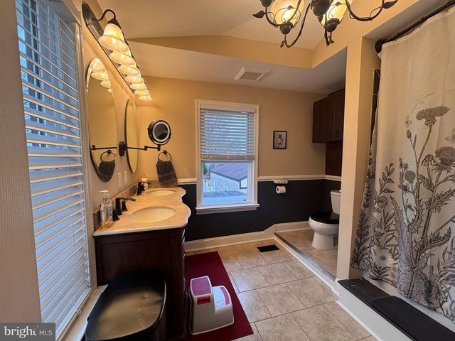 17 WALNUT ST, Clifton Heights, PA 19018