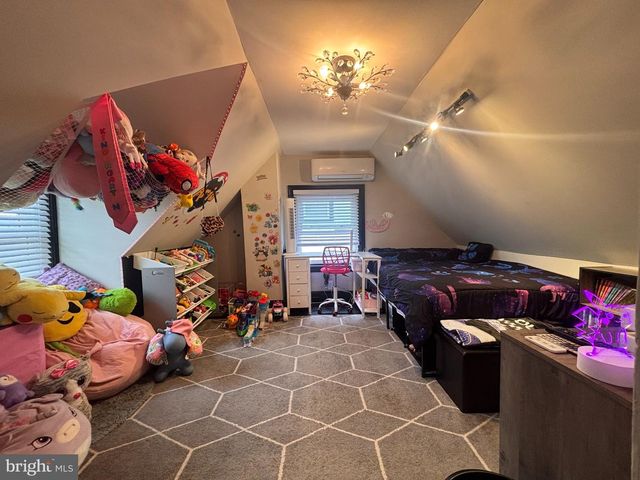 17 WALNUT ST, Clifton Heights, PA 19018