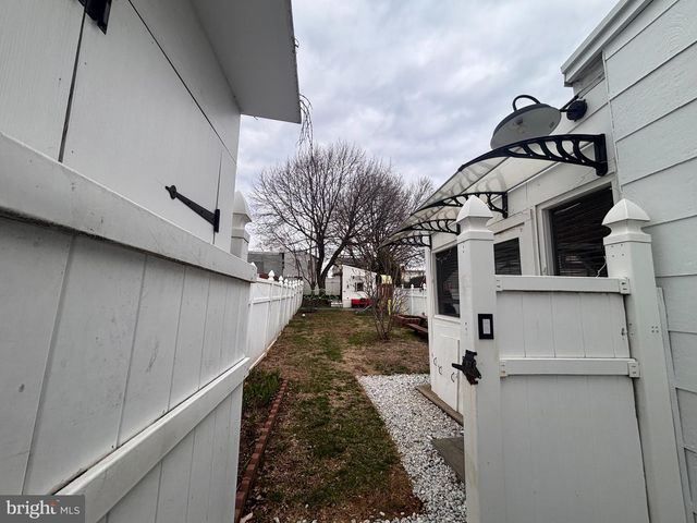 17 WALNUT ST, Clifton Heights, PA 19018