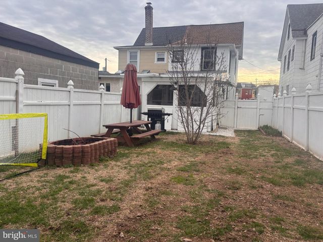 17 WALNUT ST, Clifton Heights, PA 19018