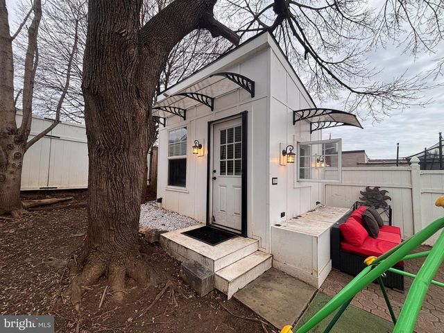 17 WALNUT ST, Clifton Heights, PA 19018