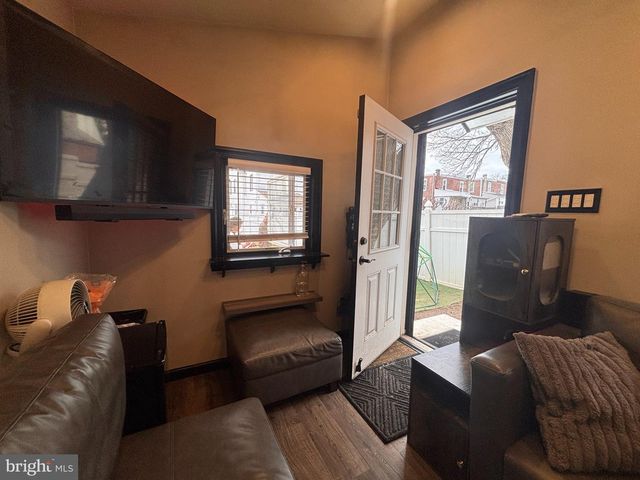 17 WALNUT ST, Clifton Heights, PA 19018