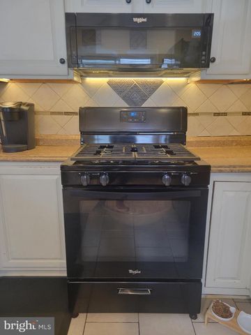 17 WALNUT ST, Clifton Heights, PA 19018