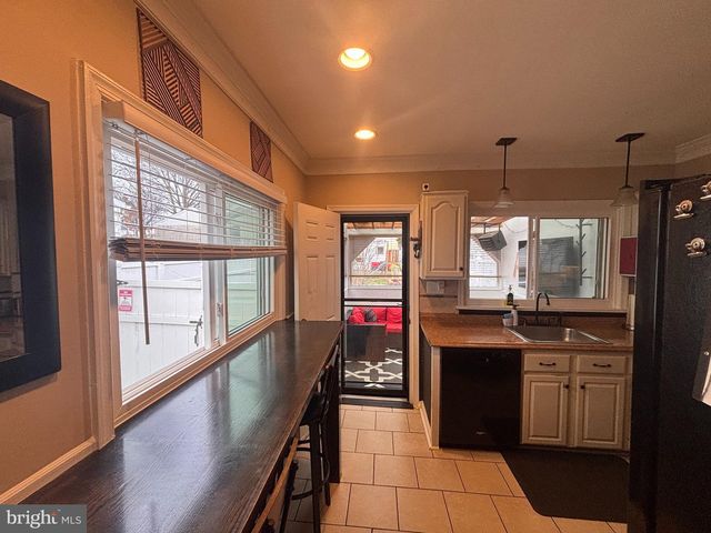 17 WALNUT ST, Clifton Heights, PA 19018