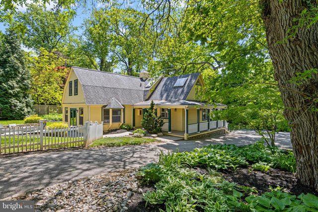 231 W VALLEY RD, Wayne, PA 19087