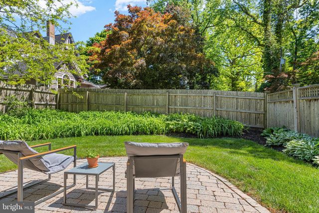 231 W VALLEY RD, Wayne, PA 19087