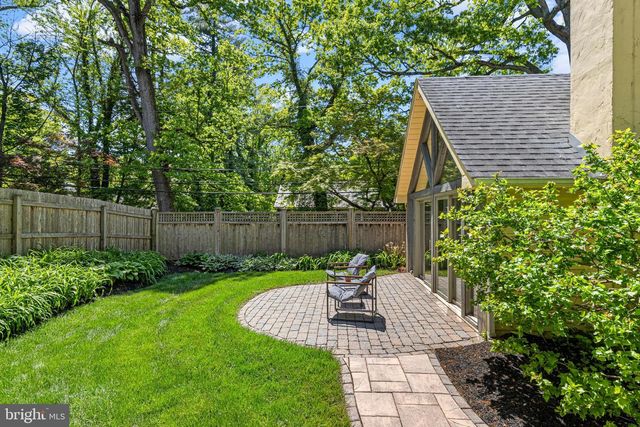 231 W VALLEY RD, Wayne, PA 19087