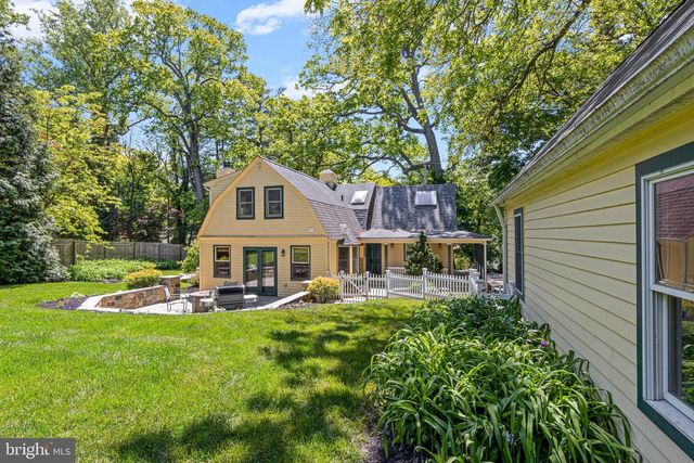 231 W VALLEY RD, Wayne, PA 19087